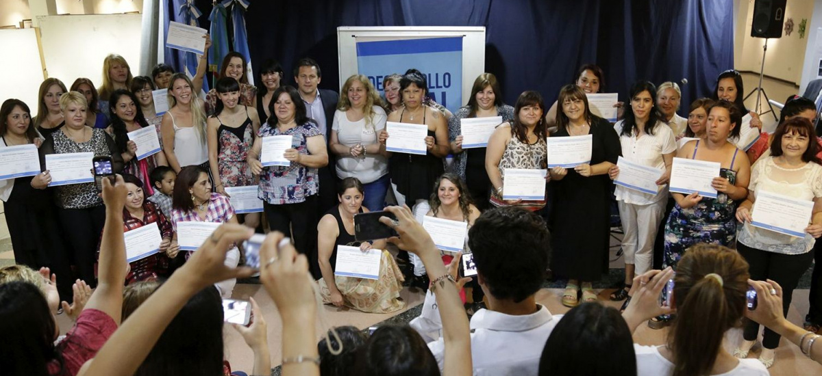 Entregaron diplomas a egresados de cursos de cuidadores domiciliarios